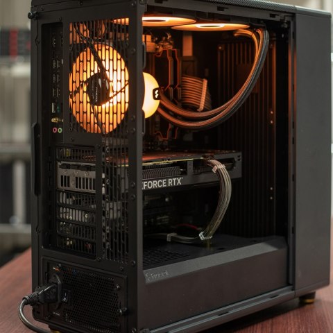 Nowy komputer gamingowy Ryzen 7 7700 RTX 5070 32GB DDR5 2TB SSD Win11 Pro Nowy komputer gamingowy Ryzen 7 7700 RTX 5070 32GB DDR5 2TB SSD Win11 Pro