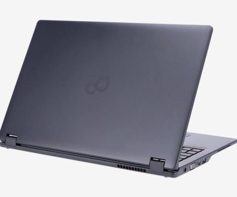 15" Fujitsu E5510 Core i7 10GEN 32GB 512SSD A-